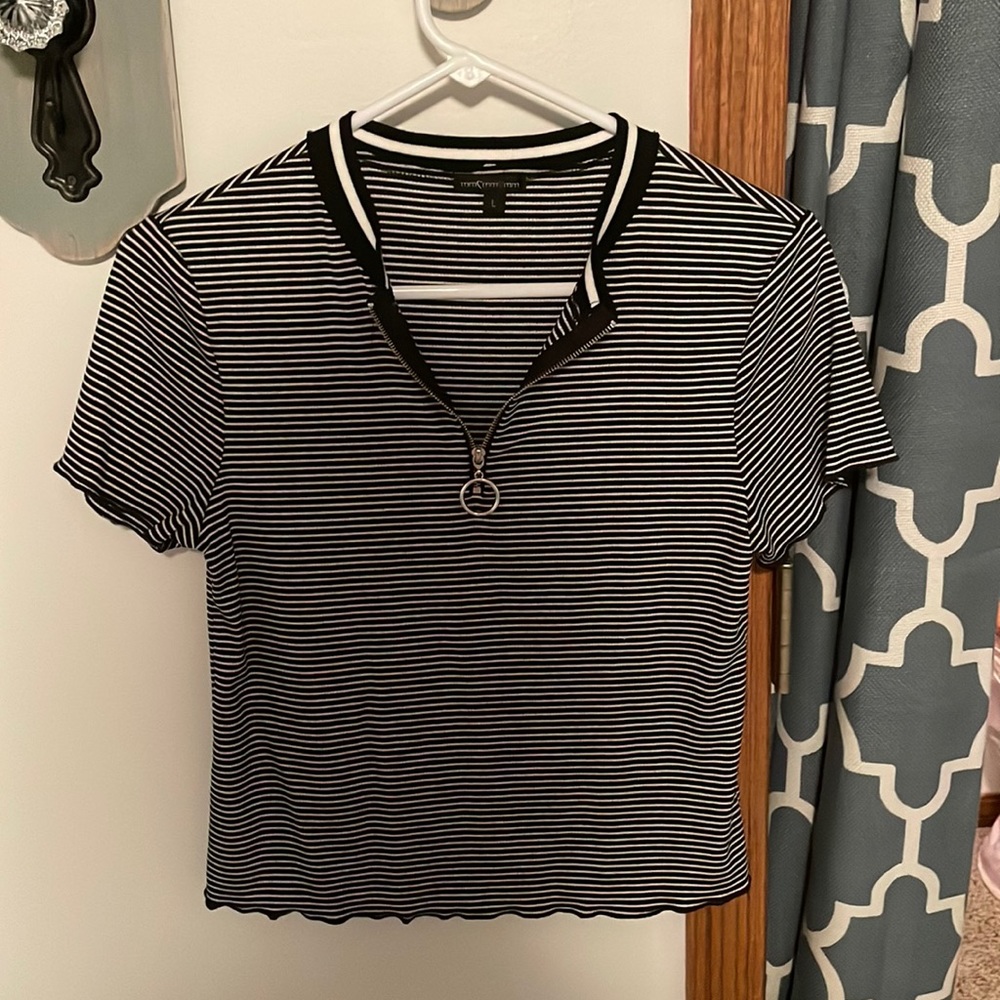 Black and white crop top